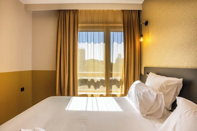 غرفة سوبيريور بسرير كوين وسرير مزدوج، All Suites Hotel Paris Pleyel L’Ile Saint Denis 1/10