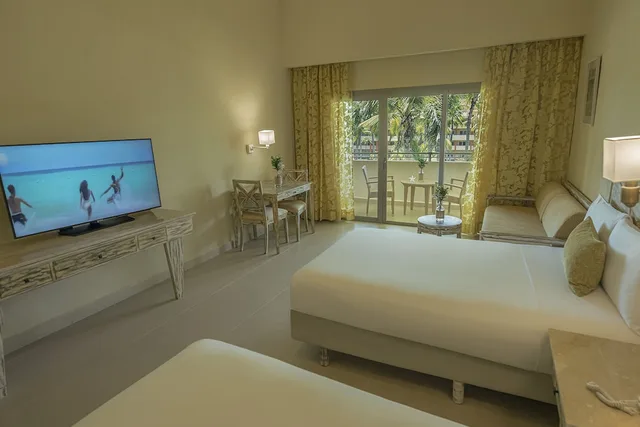 غرفة بريميوم في طابق مرتفع، Iberostar Waves Dominicana 3/4