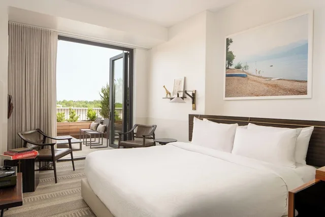 1 Bedroom, Suite, King Bed, Murphy Bed، Halcyon - A Hotel In Cherry Creek 1/10