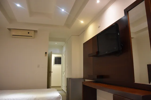 غرفة قياسية بسريرين منفصلين بإطلالة على المدينة، Le Marly Hotel 5/5