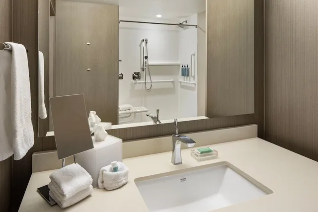 غرفة بسرير مزدوج، Courtyard By Marriott Minneapolis West 6/6