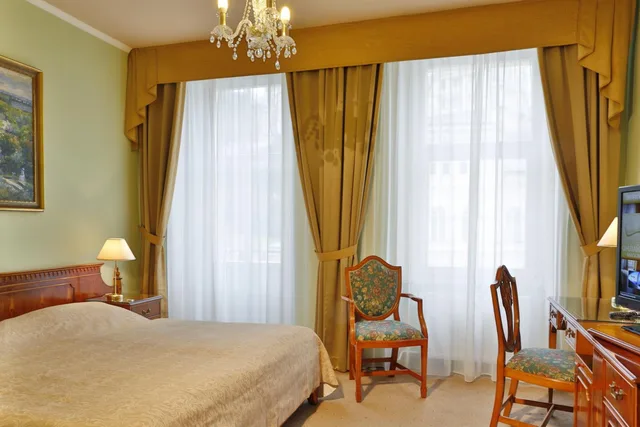 غرفة بسرير مزدوج، Hotel Kolonada 2/4