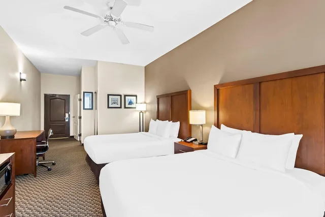 جناح بسريرين كوين مع أريكة، Comfort Inn and Suites Grenada 2/10