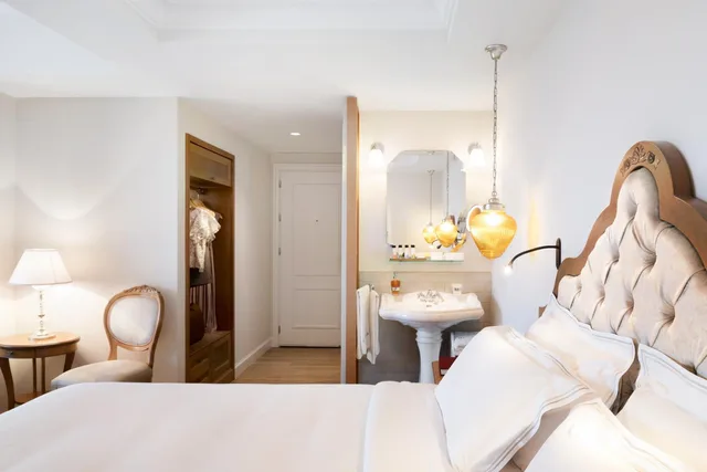 Terra, Suite, King Bed, Sea View, Metaxa Hotel, Urban Boutique Living 3/5