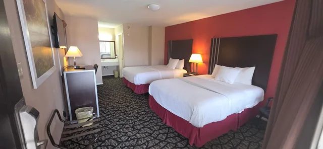 جناح بسريرين كوين، Howdy Hotel 2/4