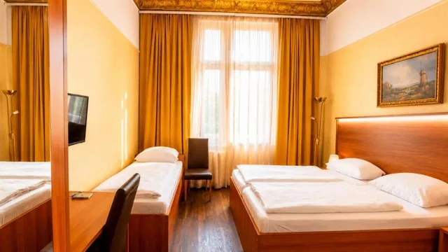 غرفة ثلاثية، Hotel Ai Koenigshof 7/10