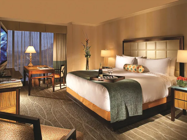 Fairmont Gold, King Bed, City View, Lounge Access، Fairmont Dallas 1/3