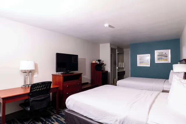 Standard, 2 Queen Beds, Accessible, Best Western Paradise Inn 4/7