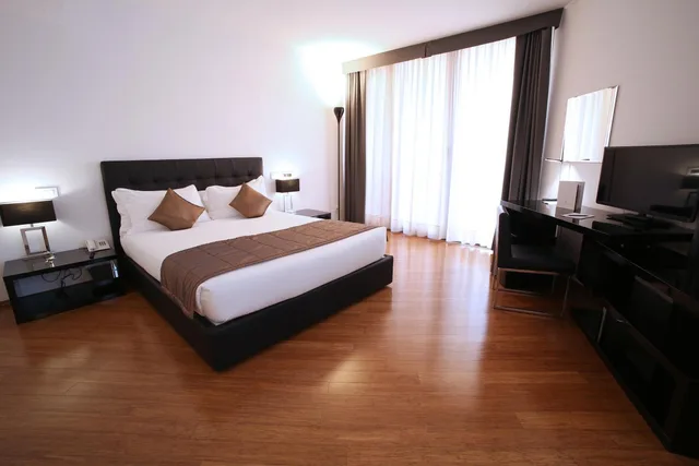 جناح جونيور، Hotel San Rocco 4/10