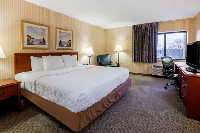 جناح، La Quinta Inn by Wyndham Detroit Southgate 1/1