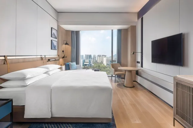 غرفة بريميوم بسرير كينج، Four Points by Sheraton Guangzhou, Baiyun 2/4