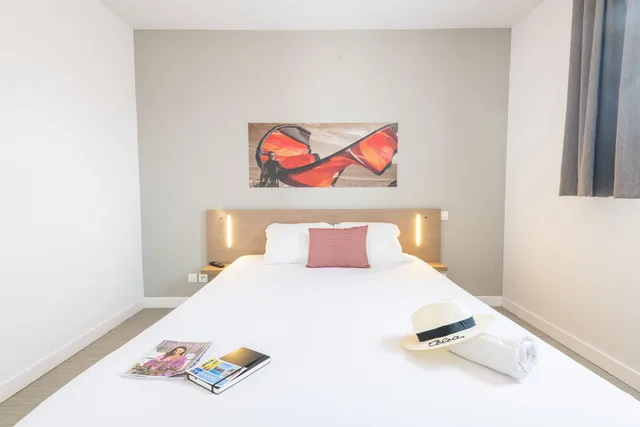 Upgrade, Queen Bed، Comfort Aparthotel Cannes Mandelieu 1/10