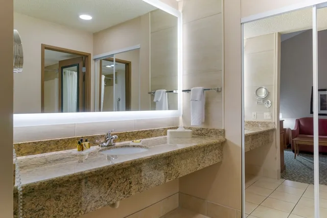 غرفة قياسية بسريرين كوين، Best Western Plus Oak Harbor Hotel & Conference Center 10/10