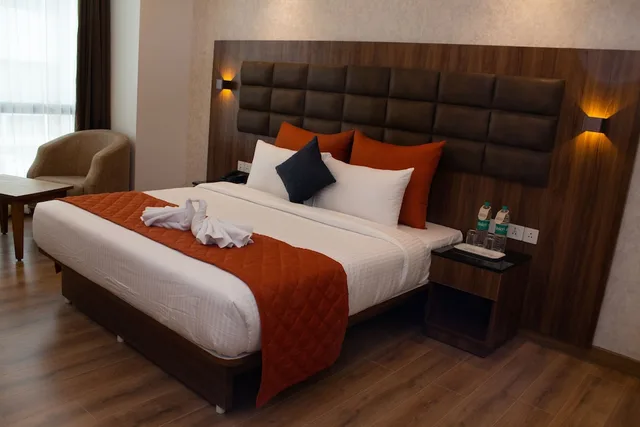 غرفة ديلوكس بسرير كوين بإطلالة على الحديقة للمدخنين، Shivas Galaxy Hotel 3/4