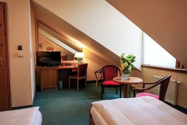 غرفة قياسية بسريرين منفصلين، Parkhotel Vienna 2/2