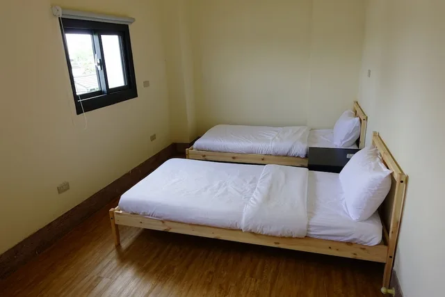 غرفة بسريرين منفصلين بحمام مشترك، Chiayi Petite Hostel 3/6