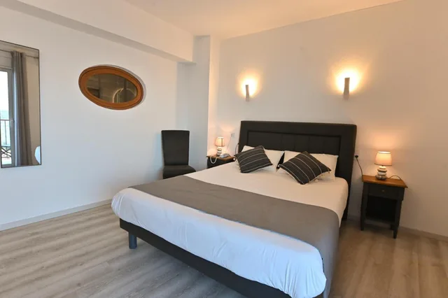 غرفة بسرير مزدوج بإطلالة على البحر، Hôtel Le Catalan Restaurant Le Miradou 4/10