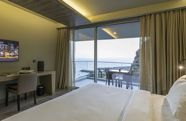 Room, King Bed, Lateral Side Ocean View، Saccharum Resort by Savoy Signature 1/2