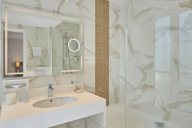 Deluxe, Double Bed, Arc De Triomphe View, Balcony، Hotel La Regence Etoile 7/7
