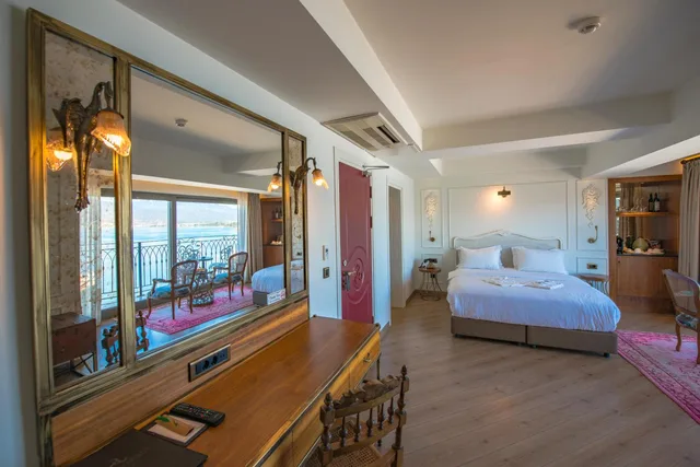 غرفة بسرير مزدوج بإطلالة على البحر بشرفة، Casa Margot Hotel - Adults Only 7/10