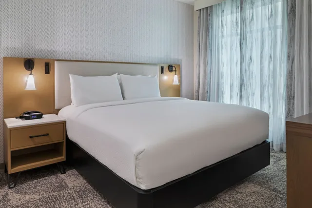 جناح بسرير كينج بغرفة نوم واحدة مع أريكة، Residence Inn Chatsworth 1/7