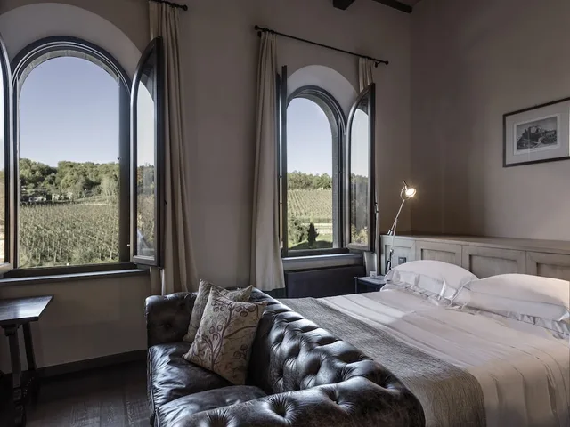 جناح تنفيذي بسرير كينج، Castel Monastero 1/4