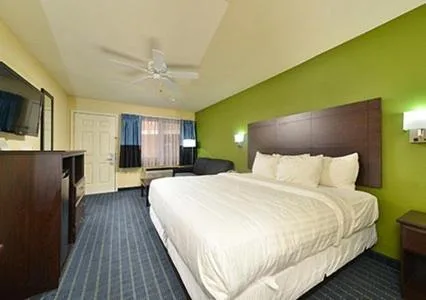 Standard, King Bed, Pet Friendly, Quality Inn Needles, CA 1/5