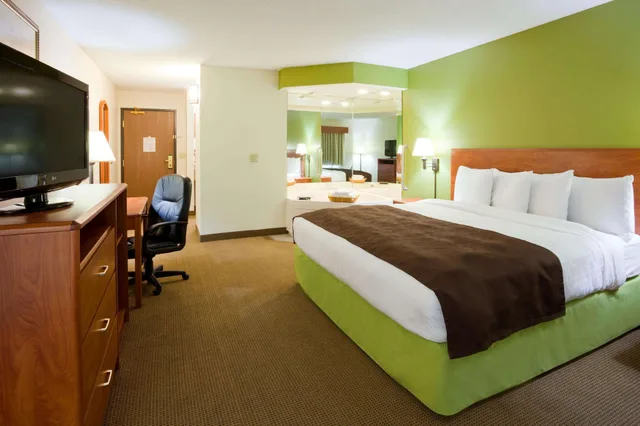 جناح استوديو بسرير كينج، Americinn By Wyndham Thief River Falls 1/2