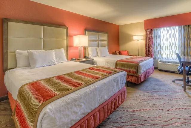 Room, 2 Queen Beds, Accessible, La Quinta Inn Suites Pigeon Forge 2/10