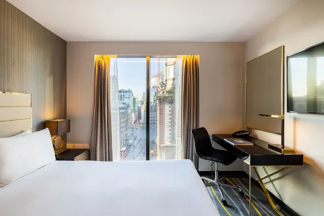 Botolph, Deluxe, King Bed, Leonardo Hotel London Aldgate - Formerly Hotel Saint 1/5