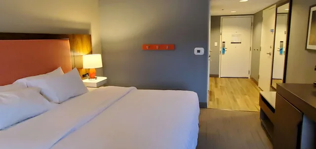 غرفة بسرير مزدوج لذوي الإعاقة، Hampton Inn Hillsville 1/3