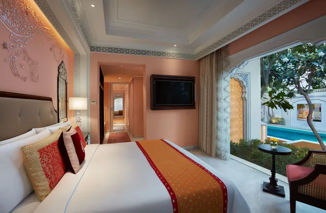 Royal, Suite, 1 King and 2 Queen Beds, The Leela Palace Jaipur 1/3