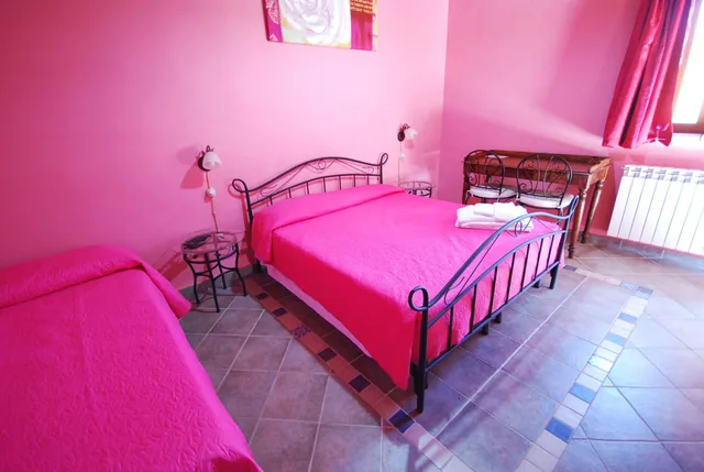 1 Bedroom, Standard, Triple, 1 Single and 2 Double Beds, Garden View، B&B Giucalem - La Casa Negli Orti 1/10