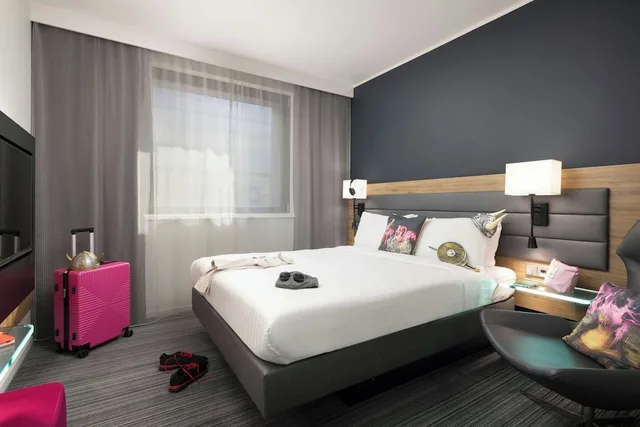 غرفة بسرير كوين، Moxy York 9/10