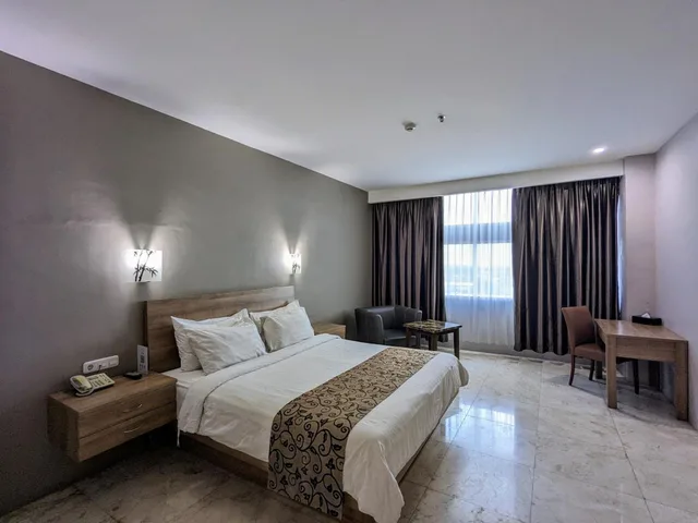 غرفة تنفيذية بسرير مزدوج، Manna Hotel Pematangsiantar 2/3