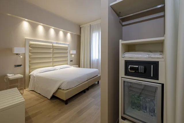 Deluxe, Twin Beds, Touring Ferrara 3/10