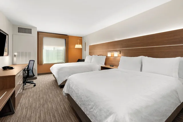 غرفة قياسية بسريرين كوين، Holiday Inn Express Hotel Suites Sumner 2/3