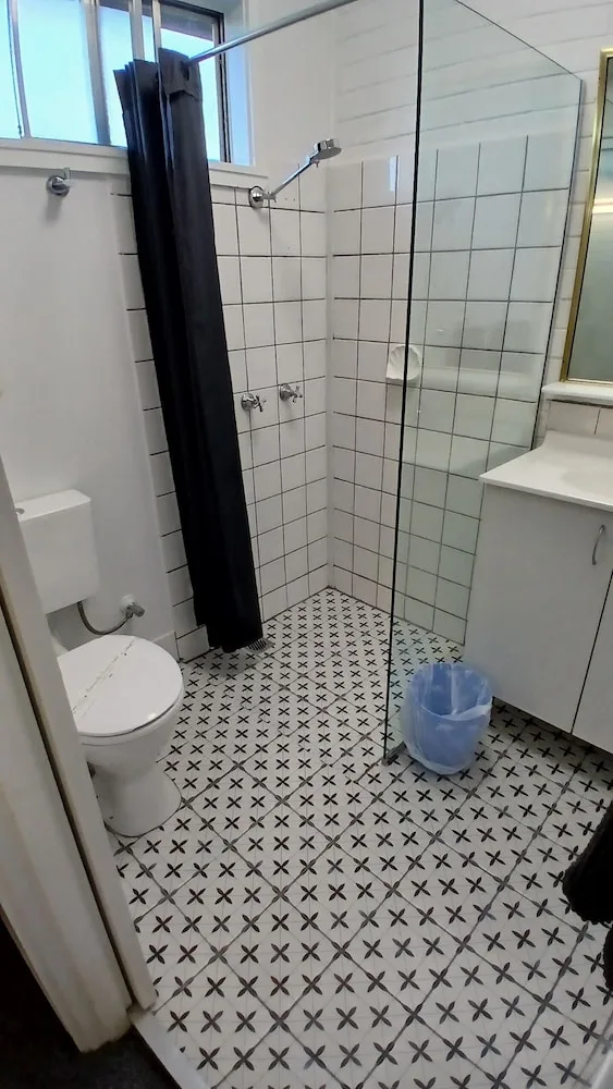 غرفة قياسية بسرير كوين وسرير فردي، KAPUTAR MOTEL - NARRABRI 6/7