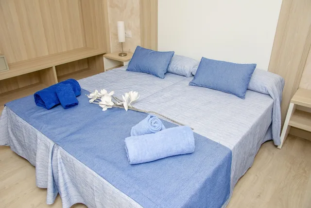 شقة بستة أسرّة بشرفة بـ3 غرف نوم مع أريكة، Maribel Apartments 1/4