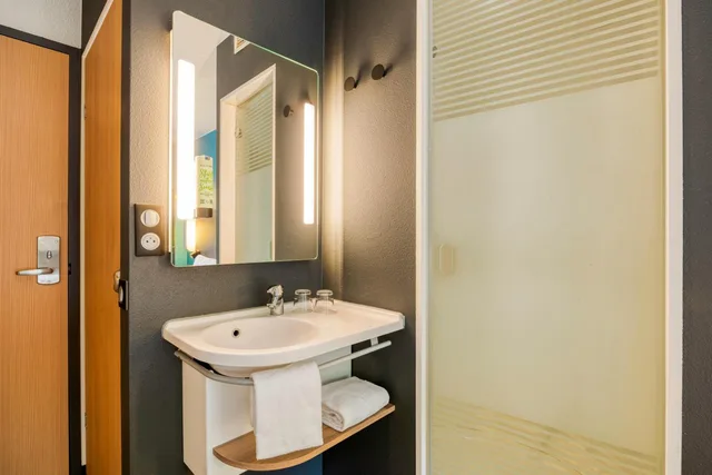 غرفة بسرير فردي، B&B Hotel Liege Rocourt 5/8