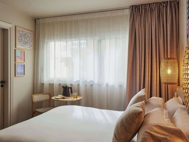 غرفة كلاسيكية بسرير مزدوج بإطلالة على المدينة، Mercure St Raphael Centre Plage 6/10
