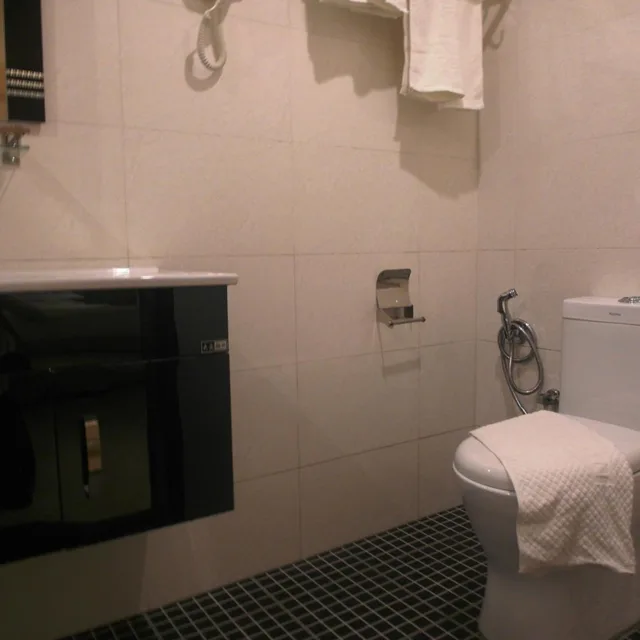Deluxe, Queen Bed, No Window، Mandarin Hotel 9/9