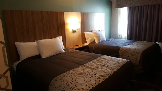 غرفة قياسية بسريرين كوين، Aartpark Hotel Inn At Lewiston 1/3
