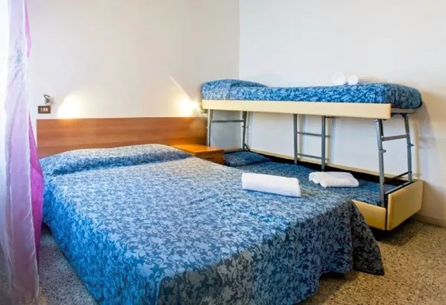 Room, Triple, Nizza 1/2