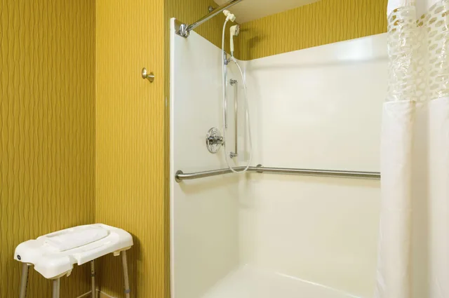 غرفة بسرير كوين، Hampton Inn Selinsgrove/Shamokin Dam, PA 2/2