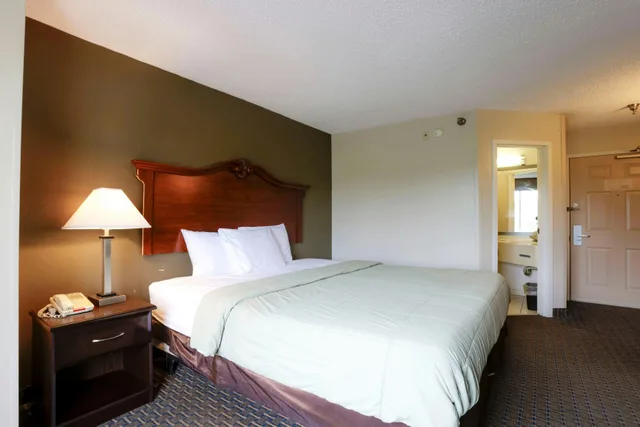 جناح بسرير كينج، Copley Inn & Suites By OYO Akron OH 3/4