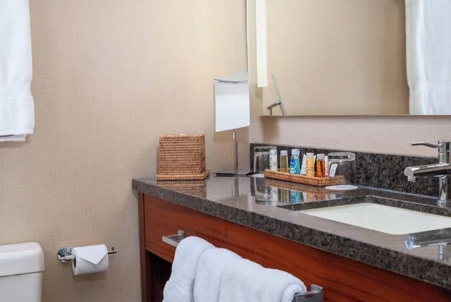 جناح استوديو بسريرين كوين، Maui Coast Hotel 2/4