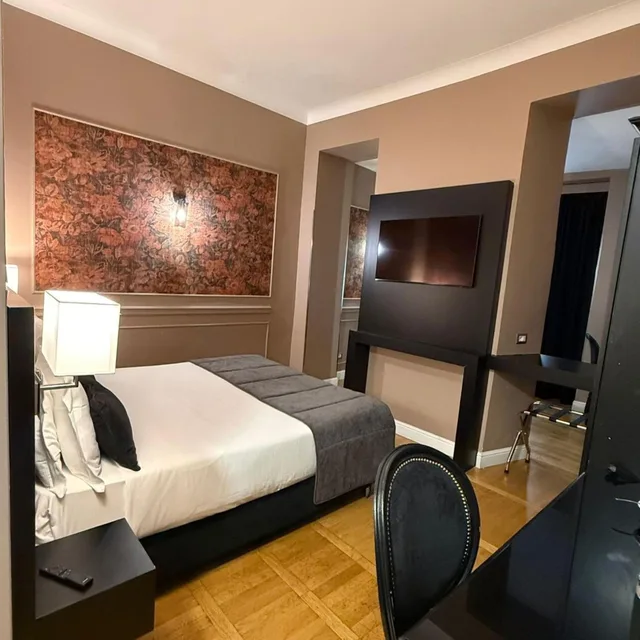 غرفة بسرير مزدوج، Relais Fontana di Trevi 1/7