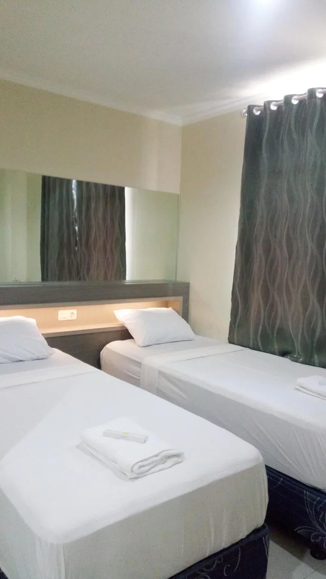 غرفة ديلوكس بسريرين منفصلين، Ethan Hotel Cilincing Plaza 2/3