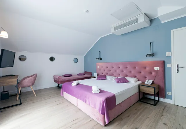 Superior, Double Bed, Partial Sea View, Perla Hotel Dubrovnik 2/3